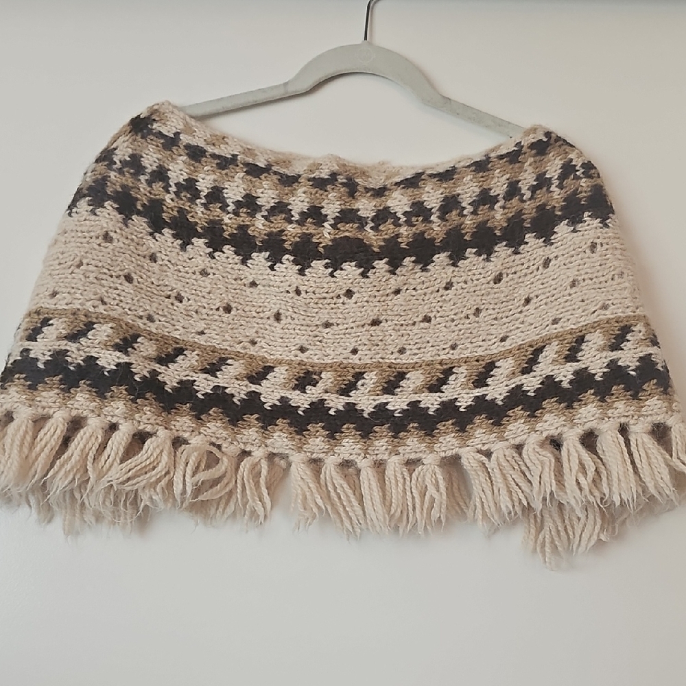 Abercrombie & Fitch Hand Knit Alpaca Blend Poncho